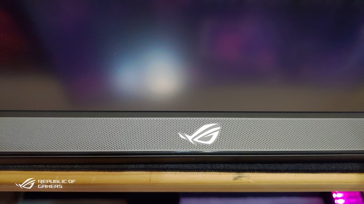 ROG Strix XG17AHPE專業可攜式電競顯示器(簡單開箱-圖文多)