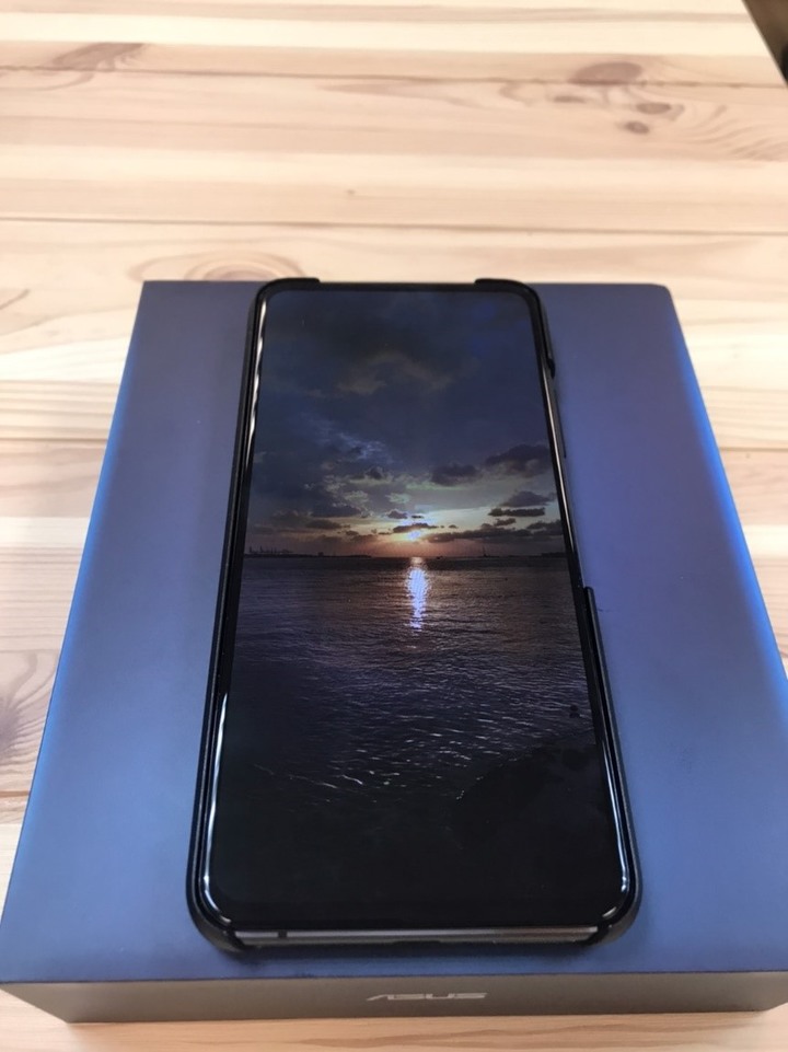 ZF7 Pro 宇曜黑 開箱(文長)