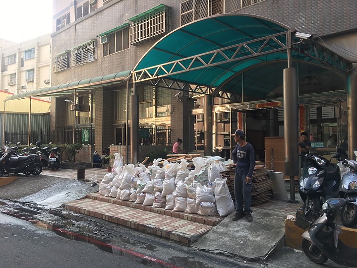 【開箱】高雄 工業風1314樓中樓 高樓層景觀大露台