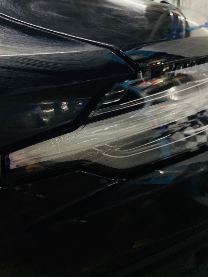2020 S60 T4 大燈有水氣