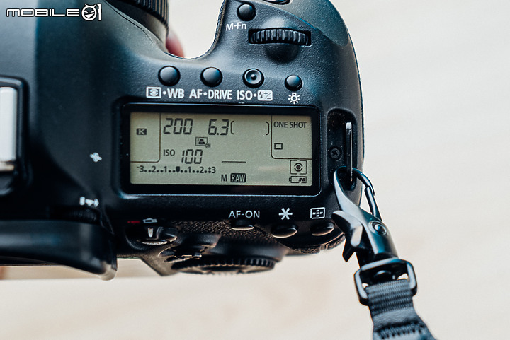 KUVRD Camera Strap 攝影背帶｜極速拆裝超便利 簡單試用分享！