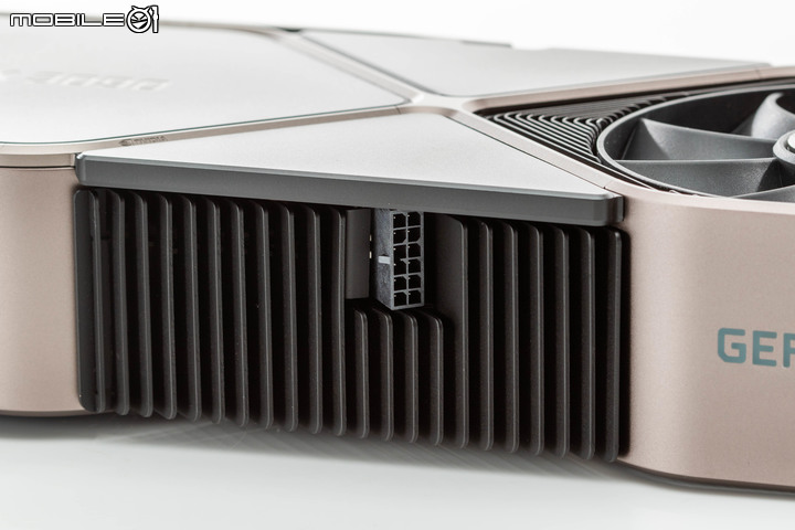 NVIDIA RTX 3090 Founders Edition 創始版顯卡開箱實測 8K 解析度世代將來臨?