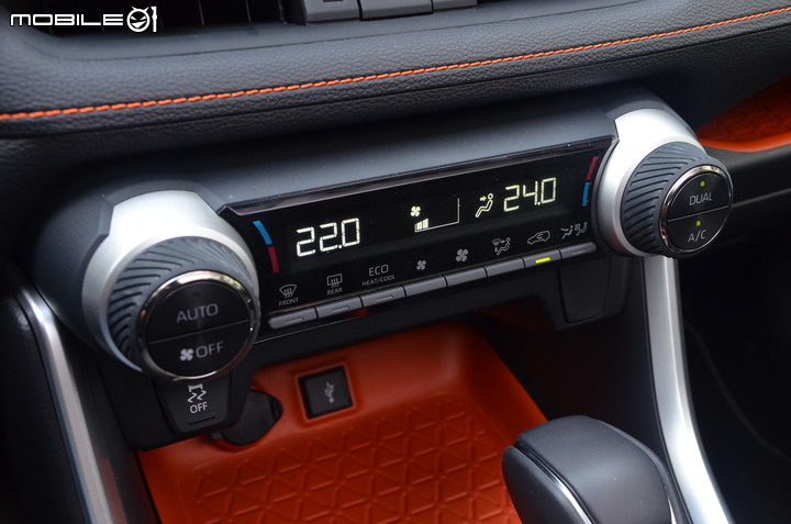 Toyota RAV4 2.0 Adventure 4WD 試駕,不安於都市、脫掉制服更有休旅風格!