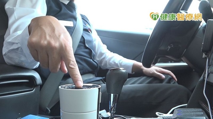 民眾搭車怕臭！　小黃運將裝空氣清淨機顧乘客呼吸道健康
