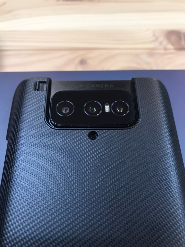 ZF7 Pro 宇曜黑 開箱(文長)