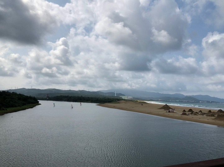 &lt;跟著蛤仔肉去旅遊&gt; 藍天~~白雲~~ 在福隆的福容; 跟著傻雕來看沙雕~~