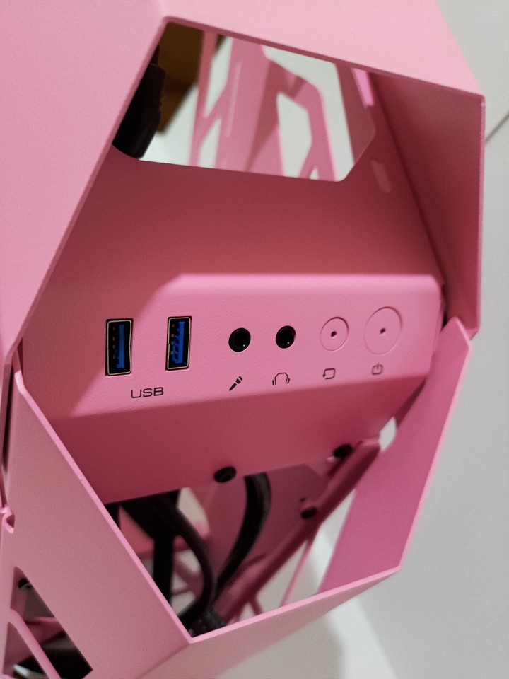 [開箱] 粉紅小獅 COUGAR CONQUER MINI PINK By 沁凱