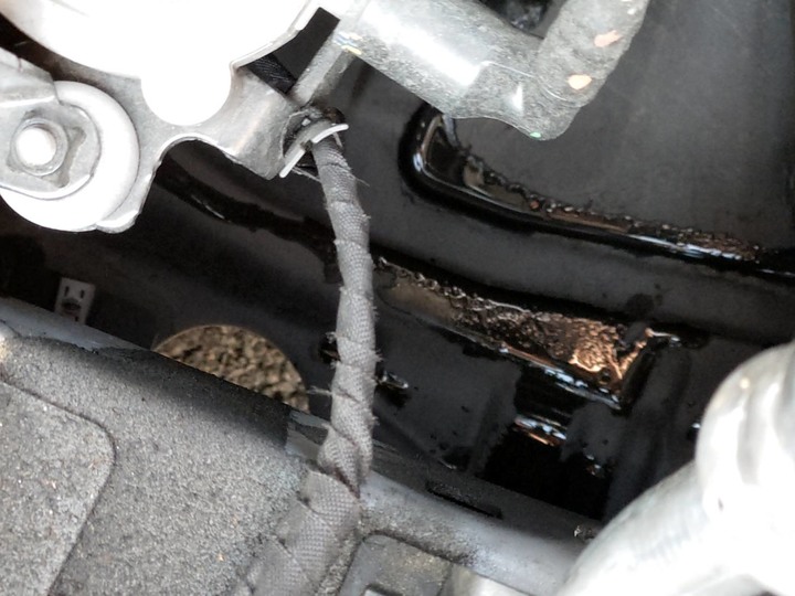 Golf Mk7.5 引擎室污痕?