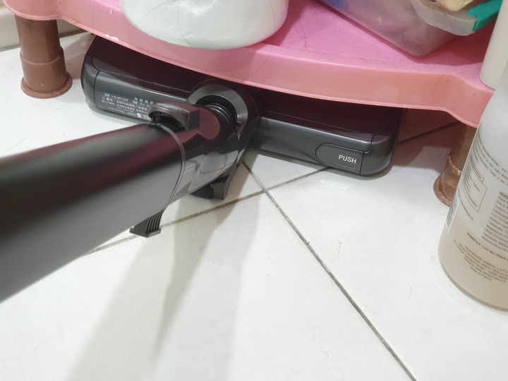 真機皇,LG CordZero ThinQ A9 K系列濕拖無線吸塵器開箱體驗