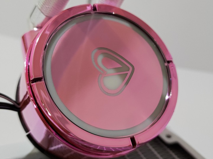 [開箱] 粉紅佳人 ID-COOLING PINKFLOW 240 一體式水冷散熱器 By 沁凱