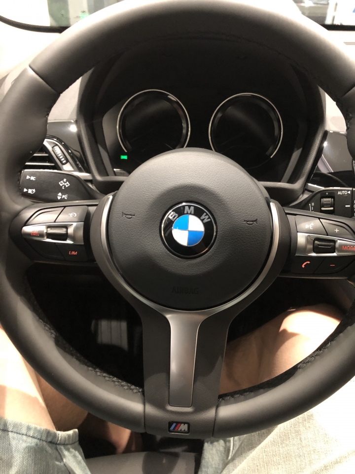 尋找BMW業務