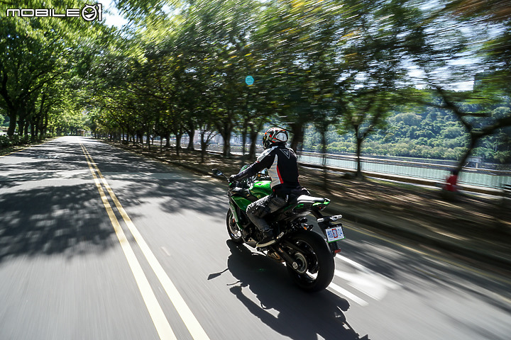 2020 Kawasaki Ninja 1000SX 重點試駕 四缸旅跑也能平順柔滑