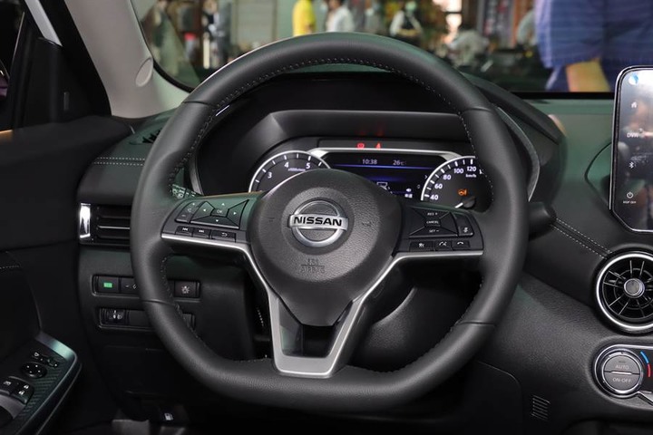 [細節圖爆多] 經銷商預售價 74.9 萬起、三種規格設定，全新 Nissan Sentra 1.6 華山 VIP 預賞會實拍