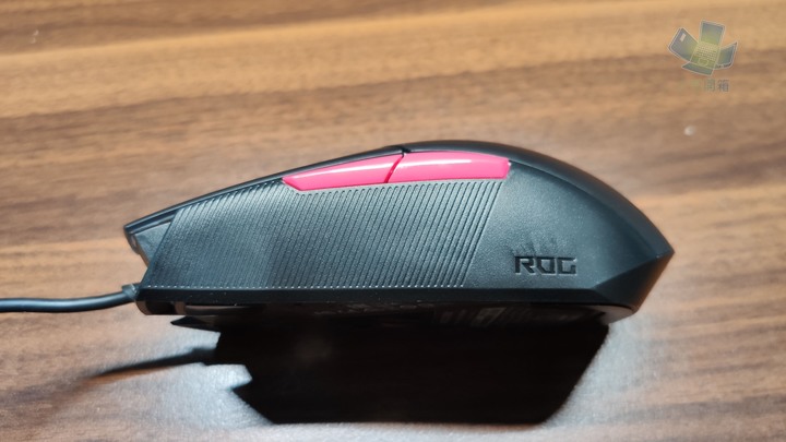【小宅開箱】ASUS ROG Strix Impact II Electro Punk 「粉」出你的風格
