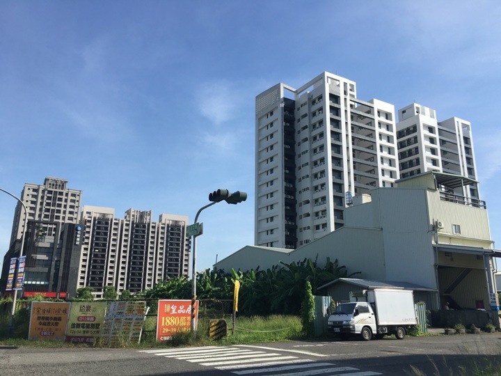 高 雄 「允 仁 允 武 」 單 車 遊 ( 仁 武 )