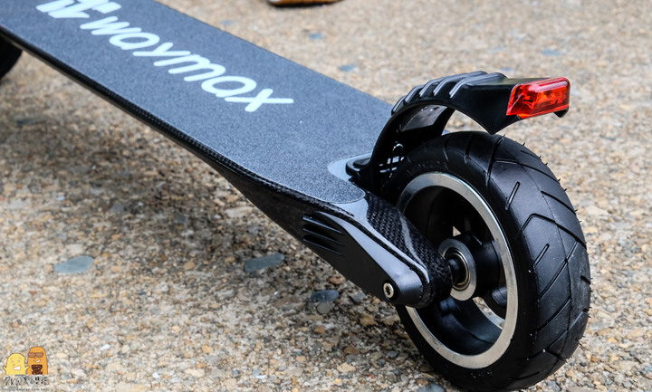電動滑板車要怎買?購買七大重點報你知!Waymax-X6 碳纖維電動滑板車,購買首選必推它