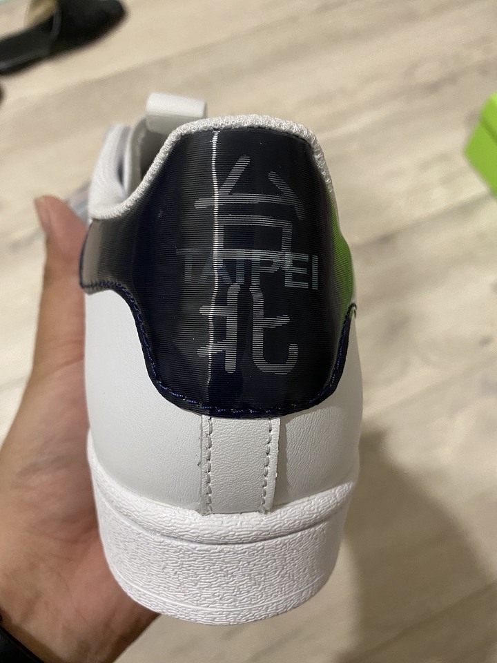 【新鮮人報到】使用動滋券購買Adidas SUPERSTAR TAIPEI 城市經典鞋 & Quad系列跑鞋