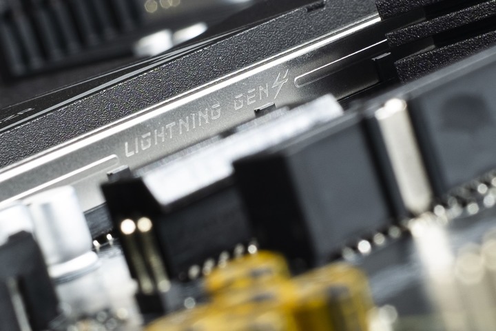 微星全系列 Z490 都支援 Gen4??MPG Z490 GAMING EDGE WIFI開箱體檢