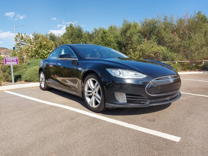 《Model S》64萬公里,原車雙馬達,40萬公里換電池組