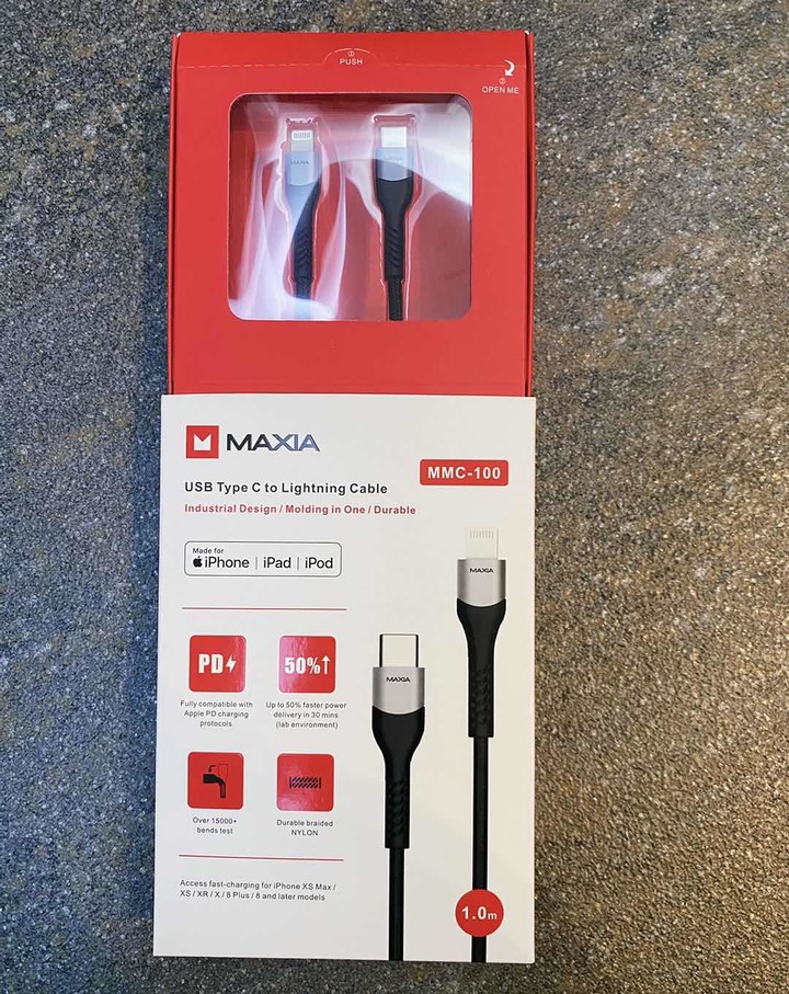 MAXIA 10000mAh 快充行動電源~ 高顏值、高效能、滿滿電、外出不擔心!