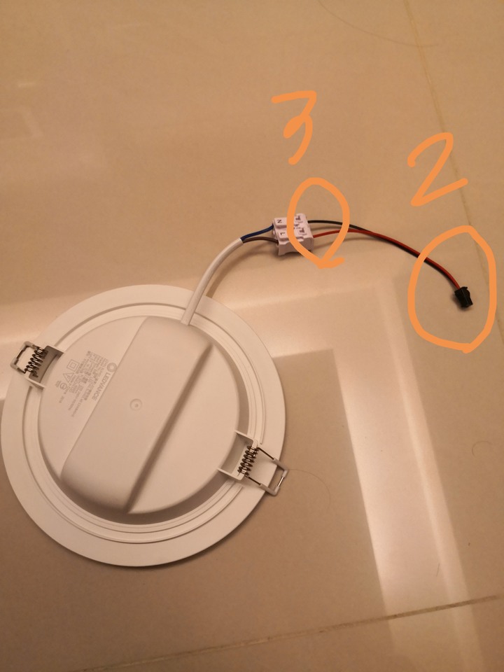 請問嵌燈這樣接有問題嗎