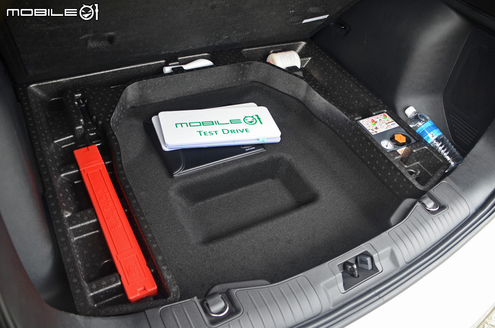 【新車開箱】Ford Kuga EcoBoost 250 AWD ST-Line 開箱與初步用車心得,小惡魔公務車上線啦!