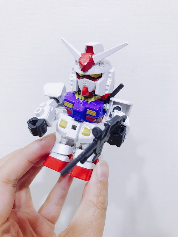 KITTY也有鋼彈夢之'小女子第一次玩鋼彈！（開箱）