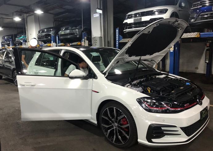 (開箱) Golf GTI 7.5 Performance