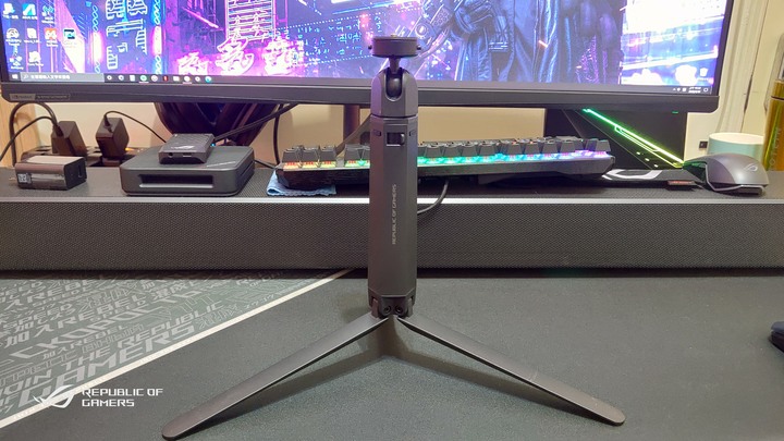 ROG Strix XG17AHPE專業可攜式電競顯示器(簡單開箱-圖文多)