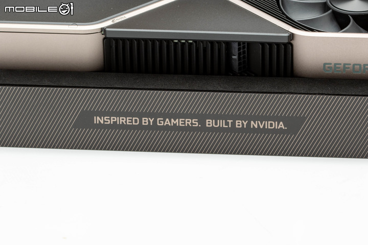NVIDIA RTX 3080 Founders Edition 創始版外觀開箱 比擬工藝品等級顯卡製品