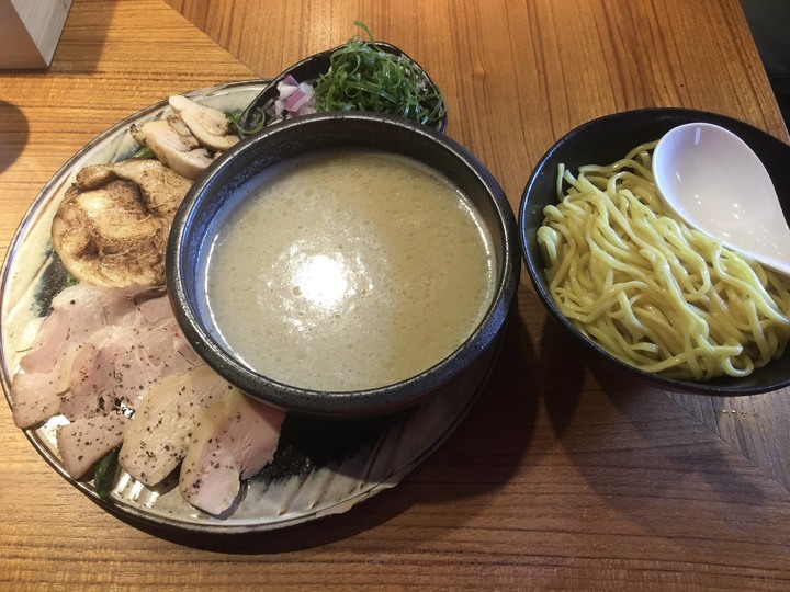 [食記] 隱家拉麵赤峰店，台灣台北，鮮美味甘真鯛魚沾麵！