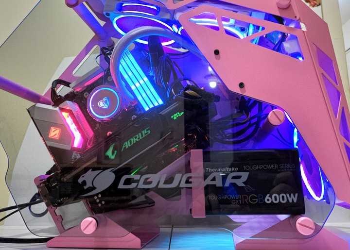 [開箱] 粉紅佳人 ID-COOLING PINKFLOW 240 一體式水冷散熱器 By 沁凱