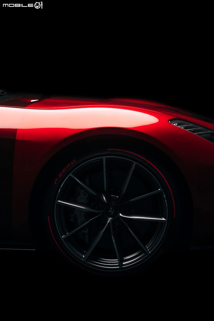 【海外新訊】Ferrari 推出第十台V12訂製車型「Omologata」,嶄新風格與賽車基因的完美融合!