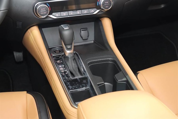 [細節圖爆多] 經銷商預售價 74.9 萬起、三種規格設定，全新 Nissan Sentra 1.6 華山 VIP 預賞會實拍