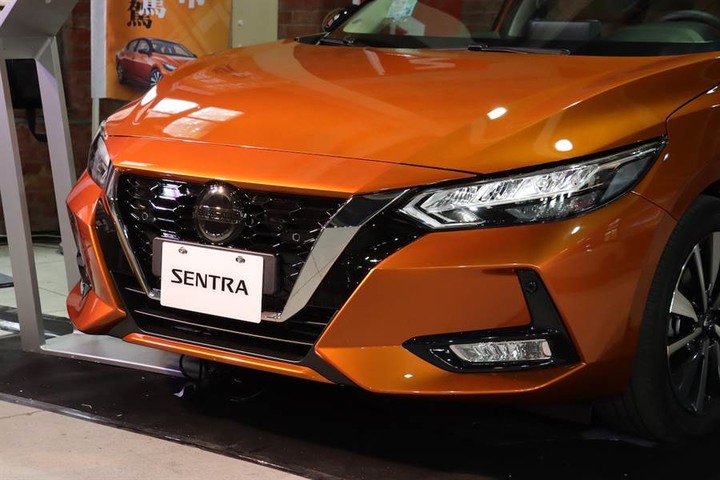[細節圖爆多] 經銷商預售價 74.9 萬起、三種規格設定，全新 Nissan Sentra 1.6 華山 VIP 預賞會實拍