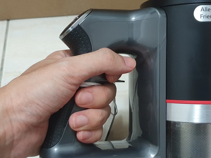 真機皇,LG CordZero ThinQ A9 K系列濕拖無線吸塵器開箱體驗
