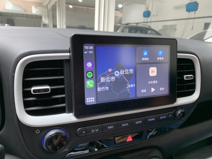 venue試乘遇到蛇!!展間竟然有蛇跟蜥蜴！！