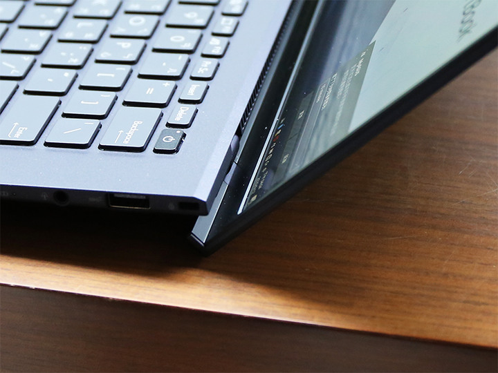 點我看大圖 ASUS ExpertBook B9450FA 14吋超輕商用筆電微開箱