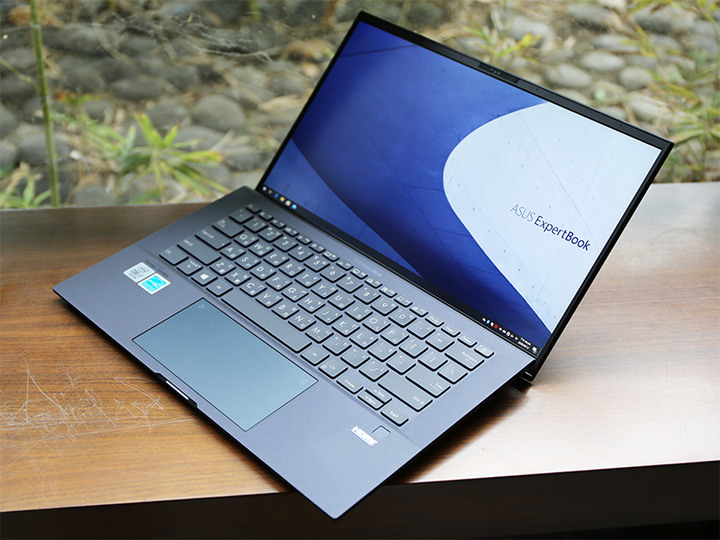 點我看大圖 ASUS ExpertBook B9450FA 14吋超輕商用筆電微開箱