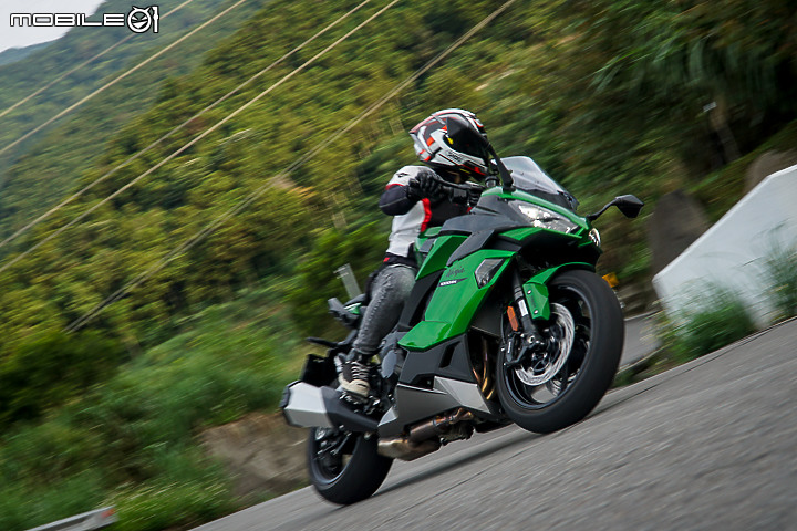 2020 Kawasaki Ninja 1000SX 重點試駕 四缸旅跑也能平順柔滑