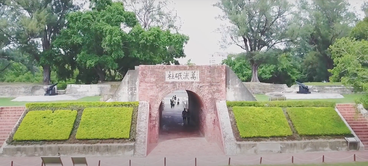點我看大圖 台南景點空拍紀錄!億載金城 七股鹽山 井仔腳瓦盤鹽田