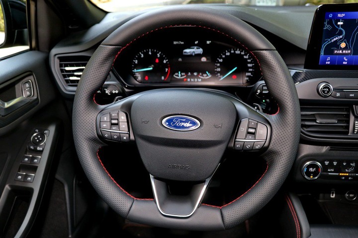 補上最後一塊拼圖 Ford Focus 4D ST-Line Lommel試駕
