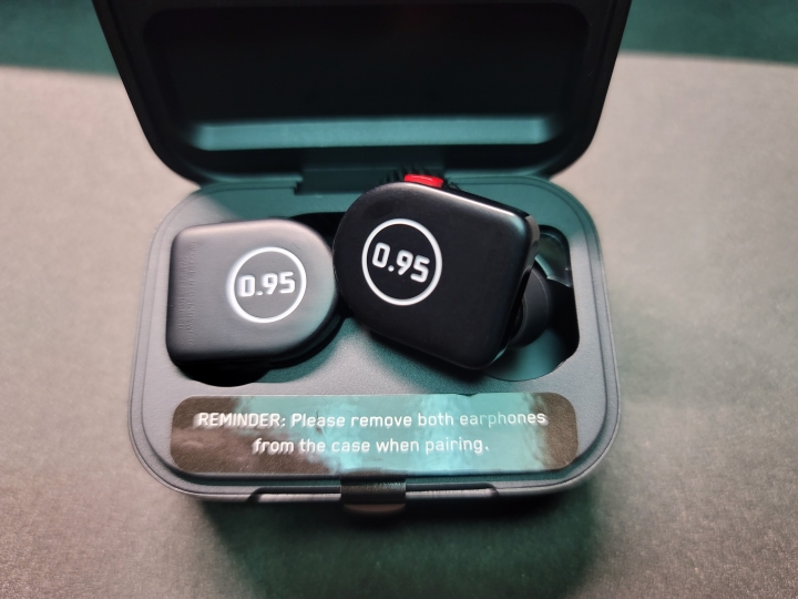 簡單開箱 Master & Dynamic MW07 Plus × Leica 0.95 限量聯名款