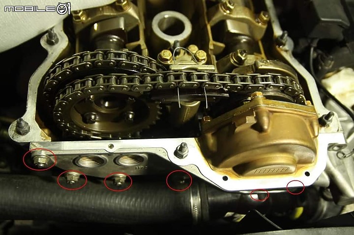 點我看大圖 BMW E34 DIY 專輯30 汽門油封更換