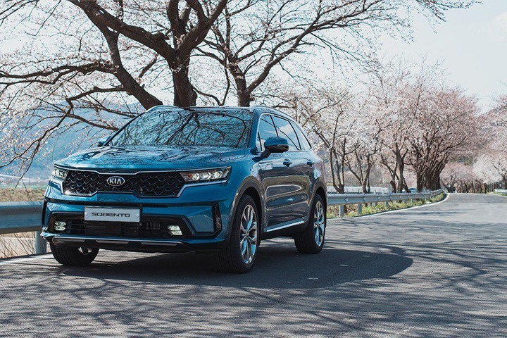 有望年底前發表的七人座休旅新世代Kia Sorento無偽裝台灣街頭捕獲!