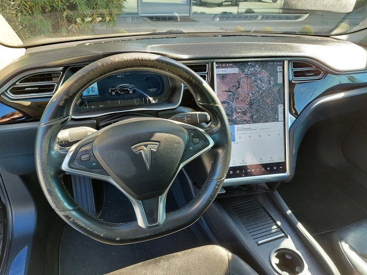 《Model S》64萬公里,原車雙馬達,40萬公里換電池組