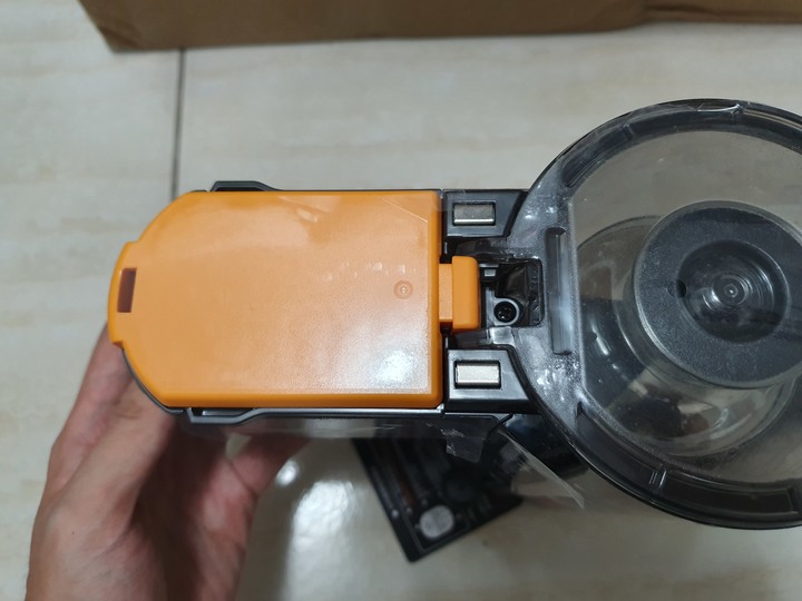 真機皇,LG CordZero ThinQ A9 K系列濕拖無線吸塵器開箱體驗
