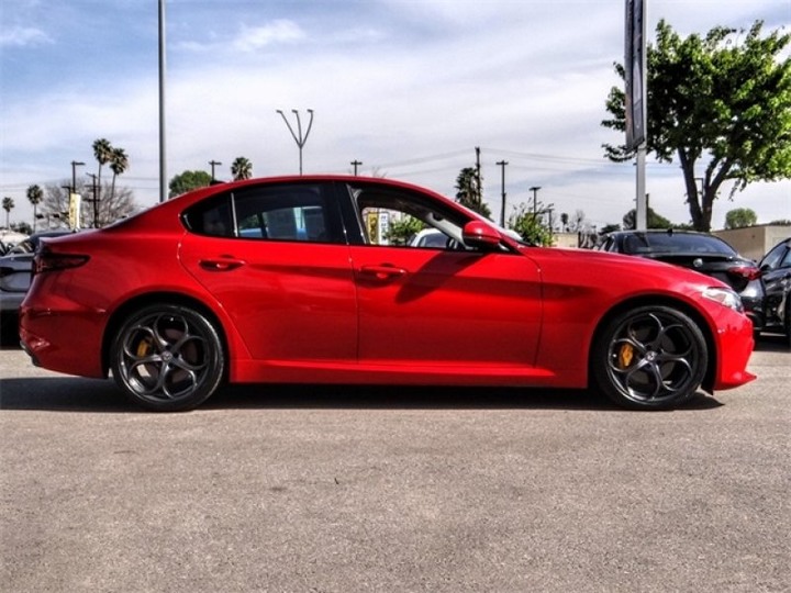 點我看大圖 Giulia Ti Sport 2WD 開箱文