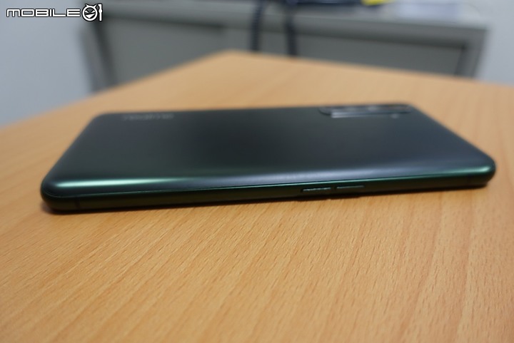 點我看大圖 【開箱】realme X50 pro 5G,青苔色,同場加映realme 65W超級閃充套裝SUPERDART