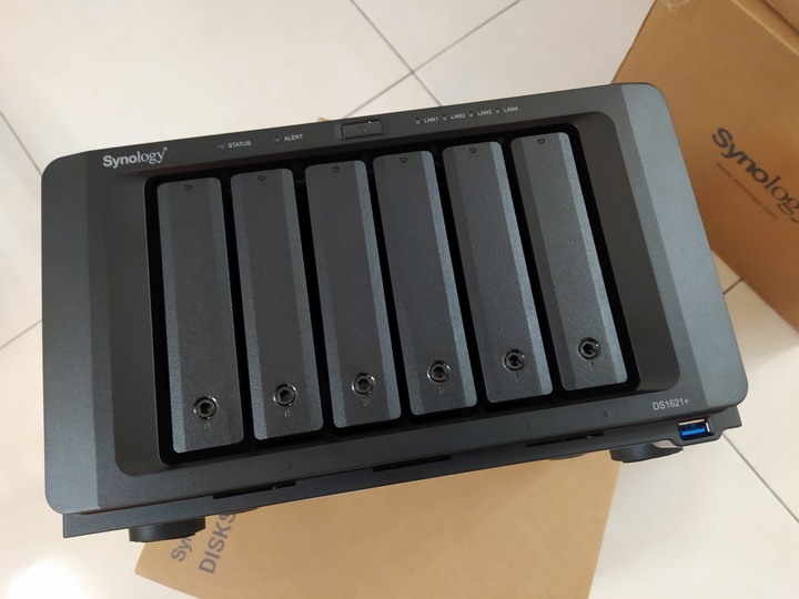 我要打十個 :-) Synology DS1621+ AMD CPU NAS 開箱分享